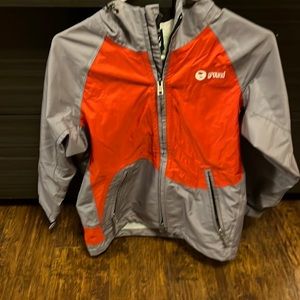 Boys rain jacket. Red/grey Medium